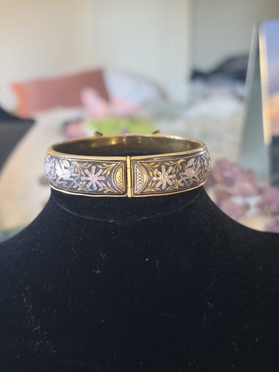 Jewelry - Vintage Two-Tone Floral Hinged Bracelet in Gold and Silver